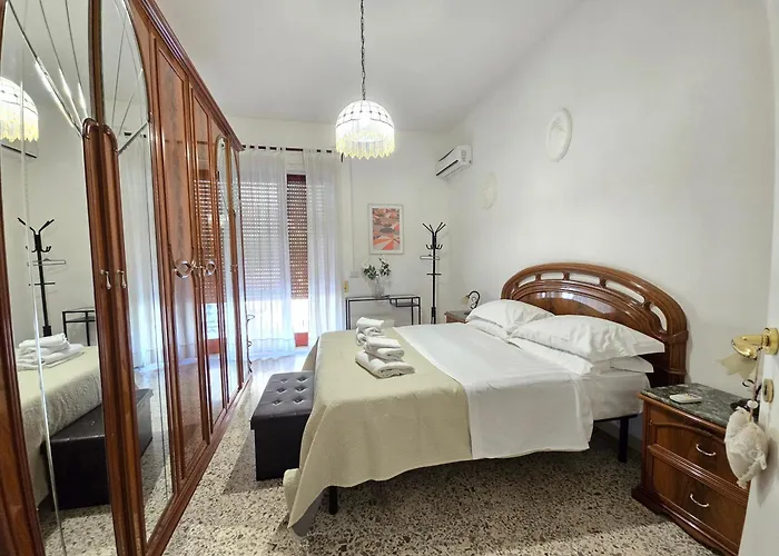 Lägenhet Marano - Bright 3 Bedrooms In The Center