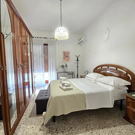 Lägenhet Marano - Bright 3 Bedrooms In The Center