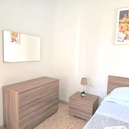 Lägenhet Marano - Bright 3 Bedrooms In The Center