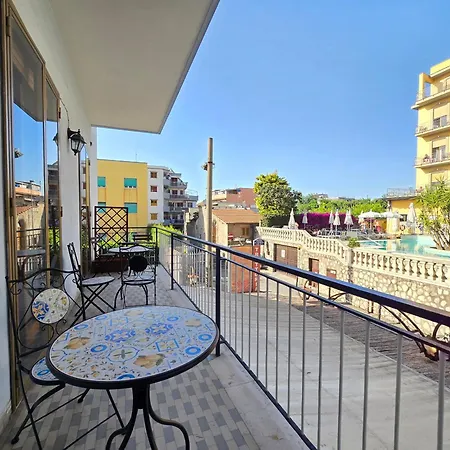 Lägenhet Marano - Bright 3 Bedrooms In The Center Sorrento