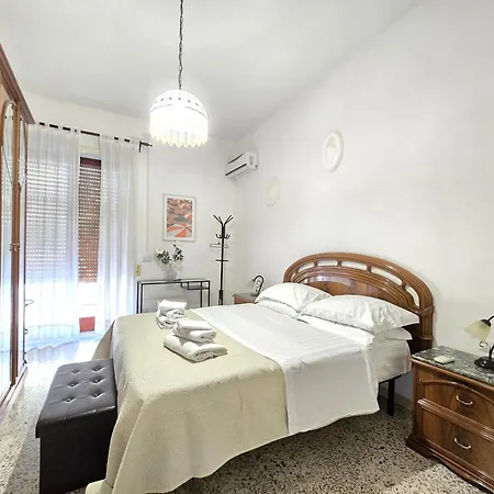 Lägenhet Marano - Bright 3 Bedrooms In The Center