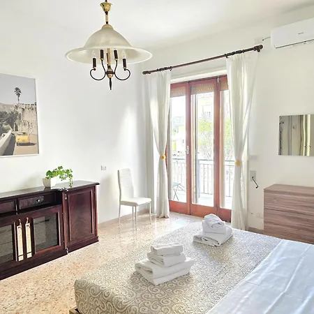 Marano - Bright 3 Bedrooms In The Center *