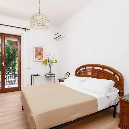 Marano - Bright 3 Bedrooms In The Center شقة *
