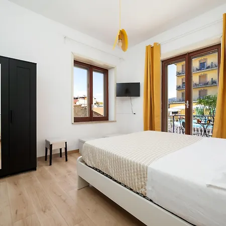 Marano - Bright 3 Bedrooms In The Center سورينتو