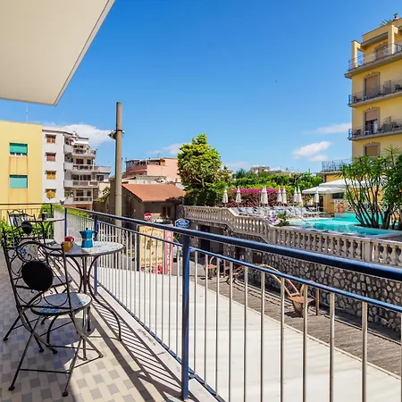 شقة Marano - Bright 3 Bedrooms In The Center *
