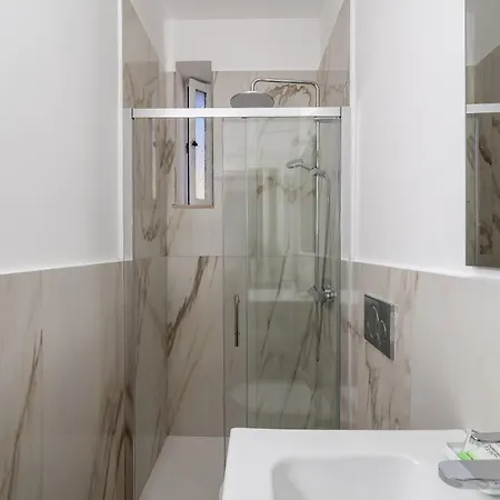 Marano - Bright 3 Bedrooms In The Center شقة