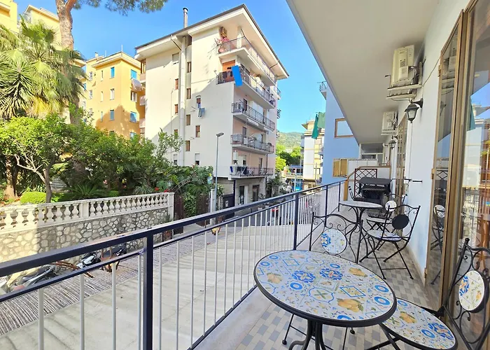 Apartment Marano - Bright 3 Bedrooms In The Center Sorrento